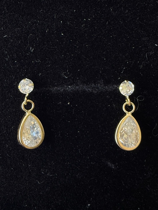 Jewelry - NWT Solid 14k Gold Teardrop Dangle Earrings with Clear Stones